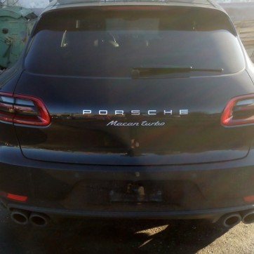 PORSCHE MACAN TURBO 11