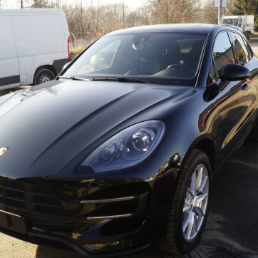 PORSCHE MACAN TURBO 29