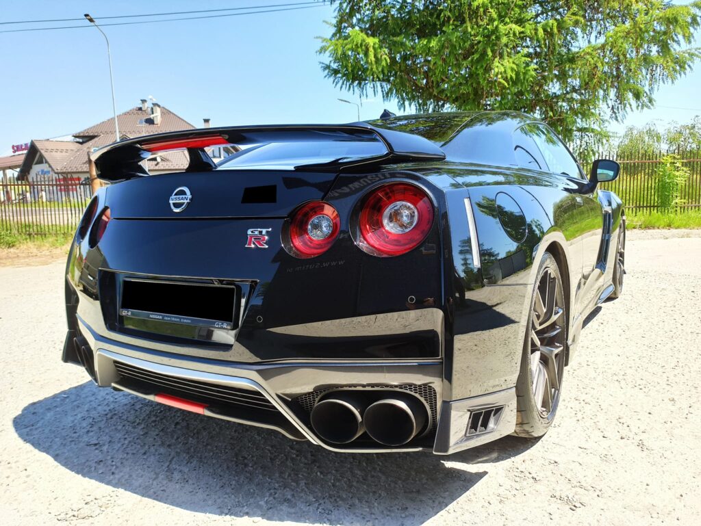 Nissan GTR 8