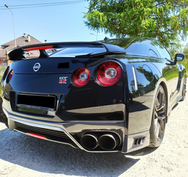 Nissan GTR 8